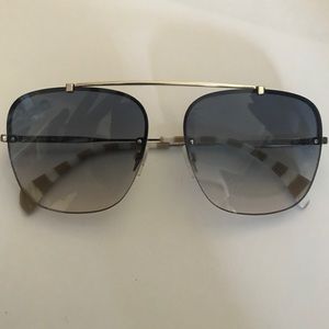 GIGI X TOMMY HILFIGER sunglasses